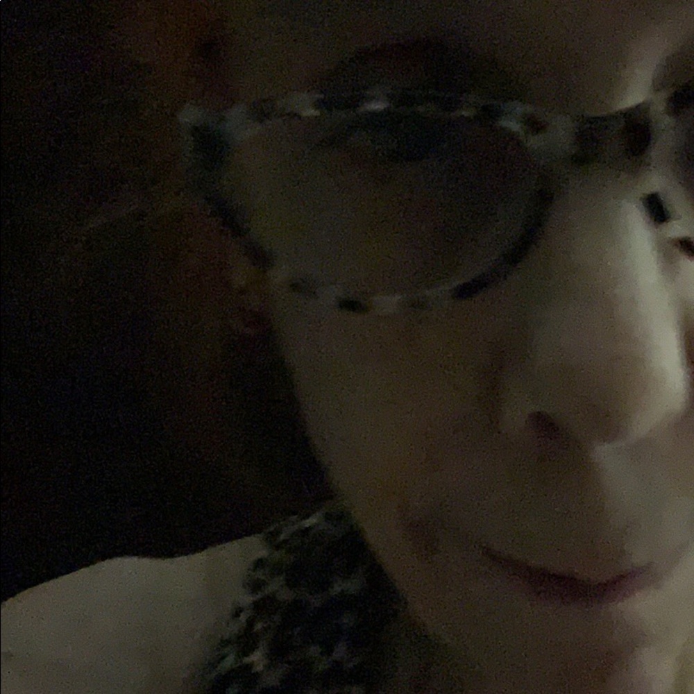 Meet your Posher, Suzanne